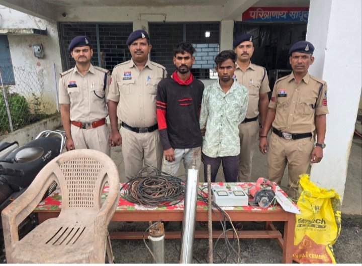 सारागांव: फार्म हाउस में चोरी के मामले में दो सगे भाई गिरफ्तार, बाइक समेत चोरी का सामान जब्त 1 1002570866