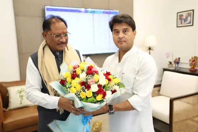 केंद्रीय संचार मंत्री से मिले सीएम विष्णु देव साय, 2,305 नए मोबाइल टावरों के लिए मांगी मंजूरी 1 IMG COM 202607311825422802