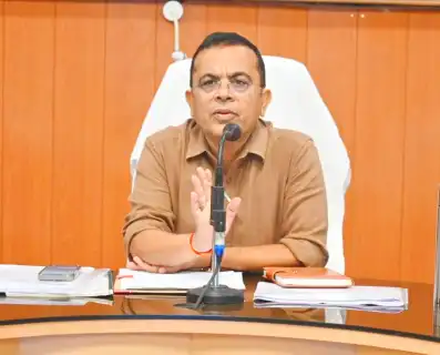 जांजगीर-चांपा: समय-सीमा की बैठक में निर्माण कार्यों की धीमी प्रगति पर कलेक्टर नाराज, शिकायतों के गुणवत्तापूर्ण निराकरण के दिए निर्देश 1 IMG COM 202608041916103390