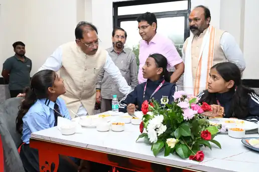श्रमिक परिवारों के बच्चों के सपनों को पंख देना हमारी प्राथमिकता: मुख्यमंत्री विष्णु देव साय 1 IMG COM 202608241927009380