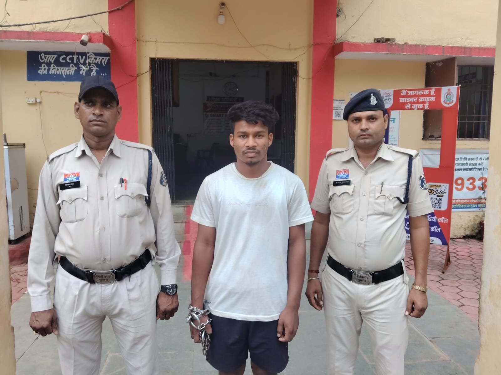 पामगढ़ पुलिस की त्वरित कार्रवाई: युवती से छेड़छाड़ व पीछा करने वाला आरोपी ग्राम झिलमिली से गिरफ्तार, भेजा गया रिमांड पर 1 IMG 20260921 WA0032