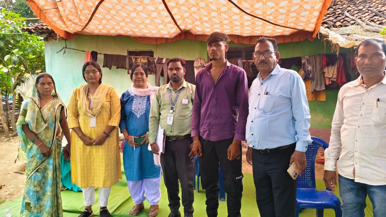 बाल विवाह पर प्रशासन का बड़ा एक्शन: बारात निकलने से पहले बलौदा के नवापारा (ख) में रोका गया 18 वर्षीय दूल्हे का विवाह 1 IMG 20260922 WA0039